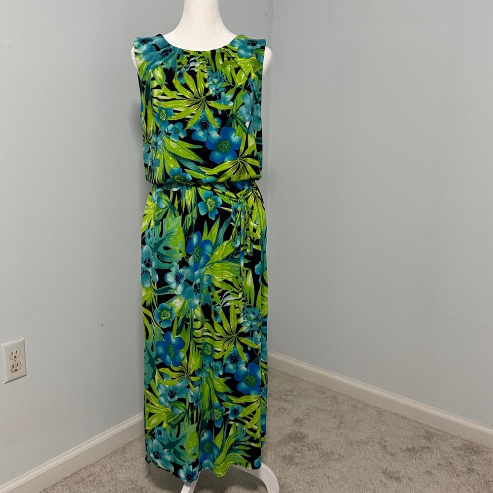 Tiana B. Floral Sleeveless Maxi Dress - Blue and Green SZ Small.